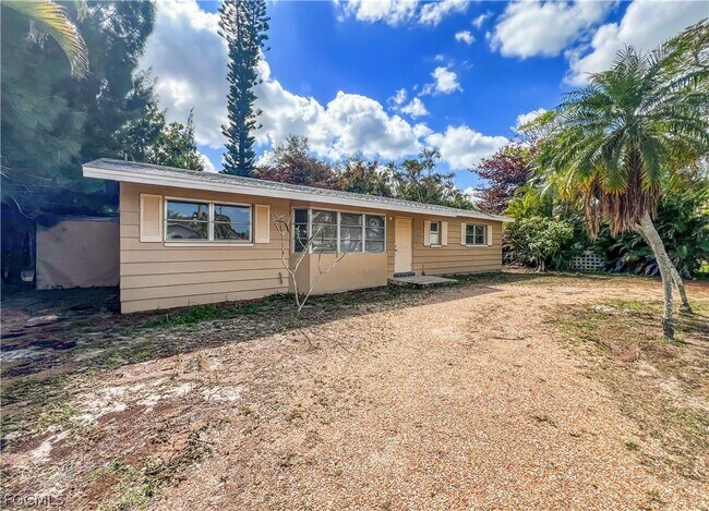 Building Photo - 7300 Barragan Rd