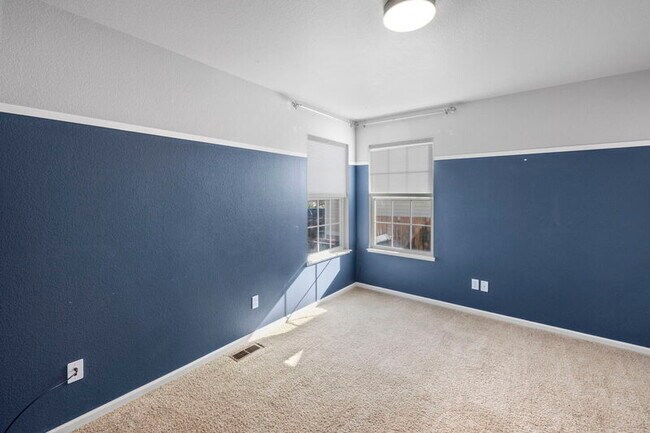 Building Photo - 626 Rolling Rock Point