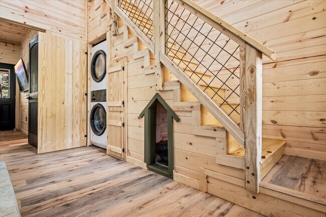 Building Photo - 152 Baxter Rd