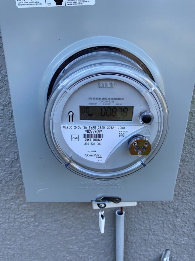 Building Photo - Custom Home - Desirable SW Dunnellon Neigh...