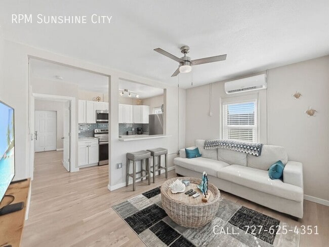 Building Photo - 14135 Palm St