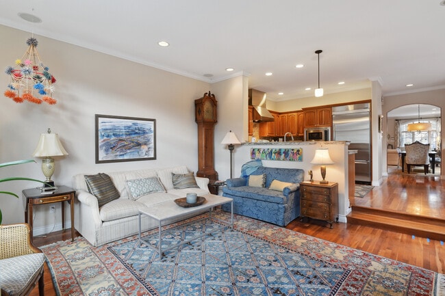 Building Photo - 535 Fillmore St