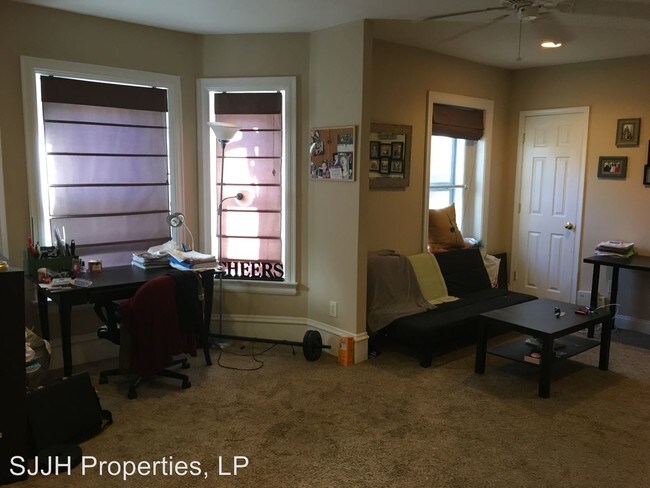 Building Photo - 813 Greenwood Ave