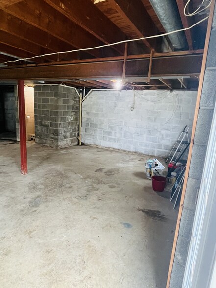Building Photo - 70150 Central Ave