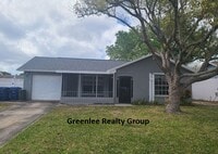 Building Photo - Updated 3 bed/2 bath home in Seven Springs...