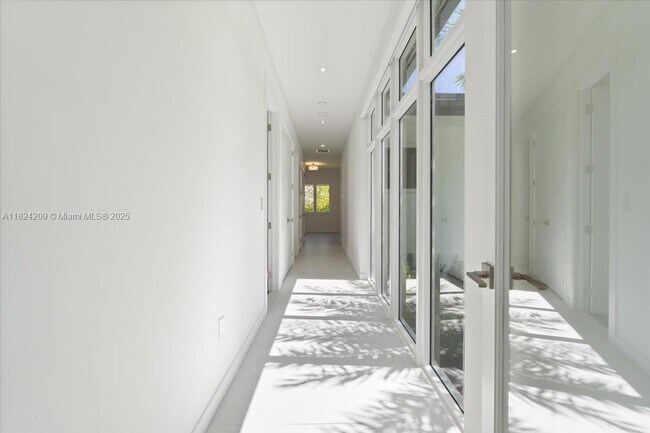 Building Photo - 9025 SW 114th St