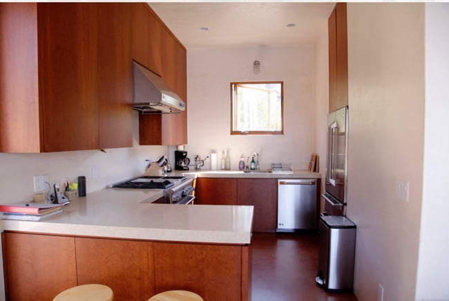 Building Photo - Hilltop oasis