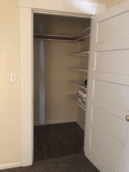 Building Photo - 1226 E 12th St