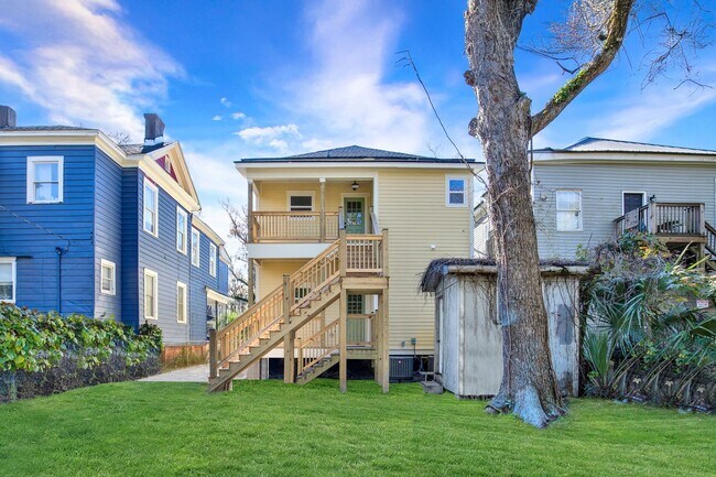 Building Photo - Eastside Beauty