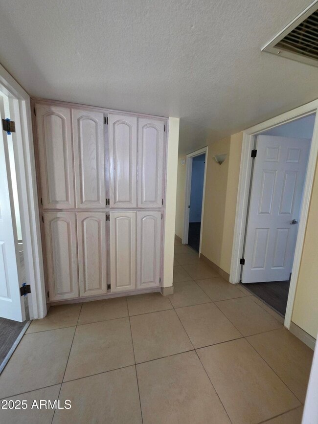 Building Photo - 10470 E Clinton St