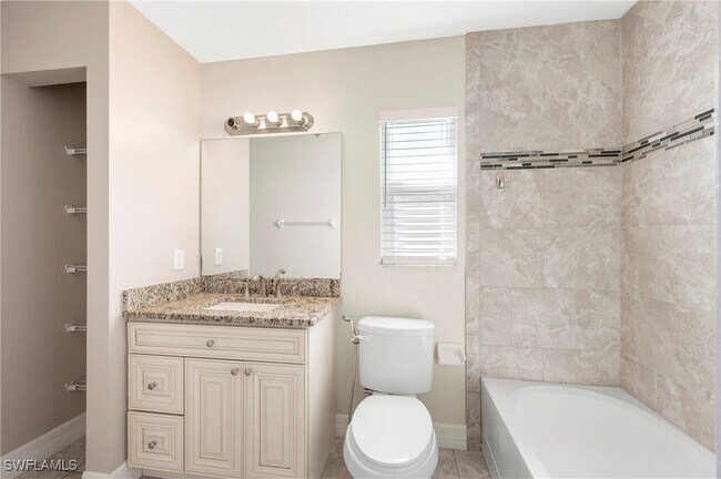 Building Photo - 4208 SW 7th Pl