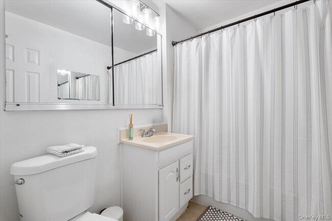 Building Photo - 555 Central Park Ave