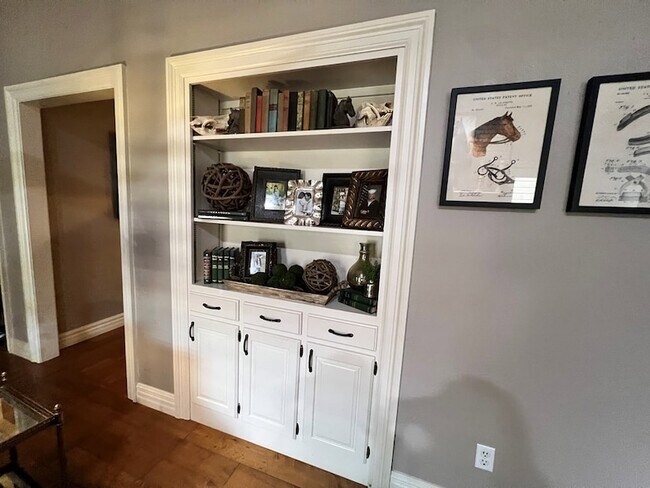 Building Photo - 37 Lafayette Pl