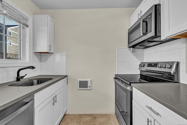 Building Photo - 113 Park Ave