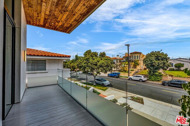 Building Photo - 703 N Lucia Ave