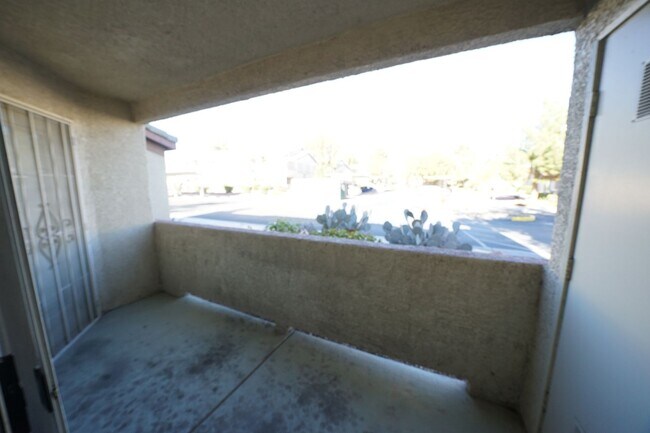 Building Photo - 5710 E Tropicana Ave
