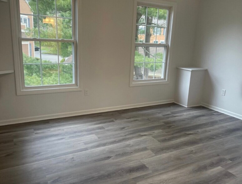 Building Photo - 173 Foxbridge Village Rd