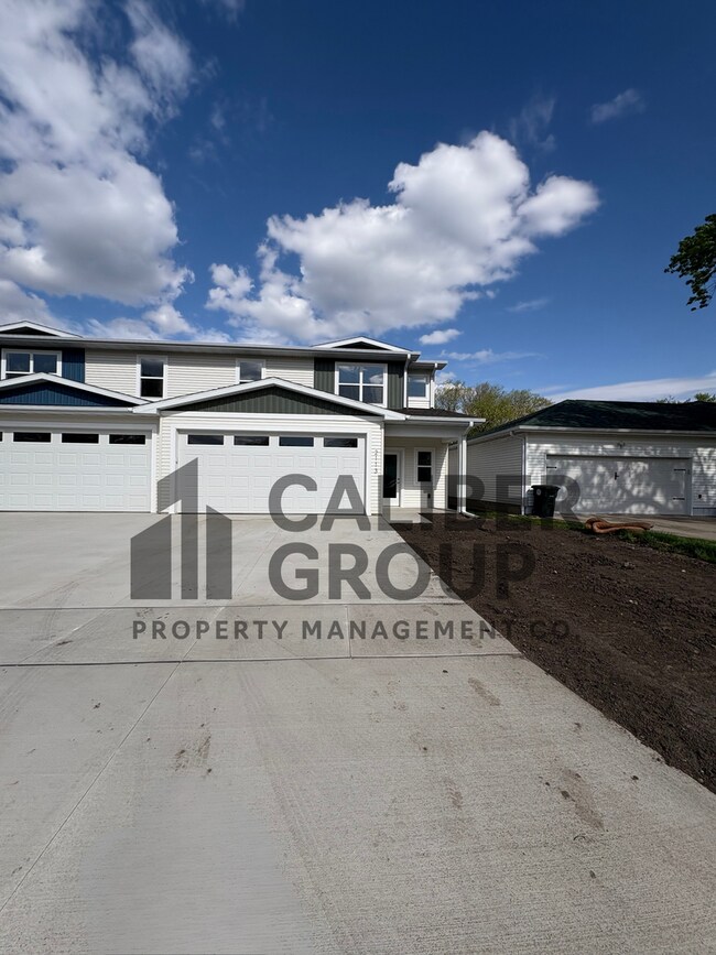 Building Photo - 3 Bd 1 Ba Condo for rent in Waterloo, IA