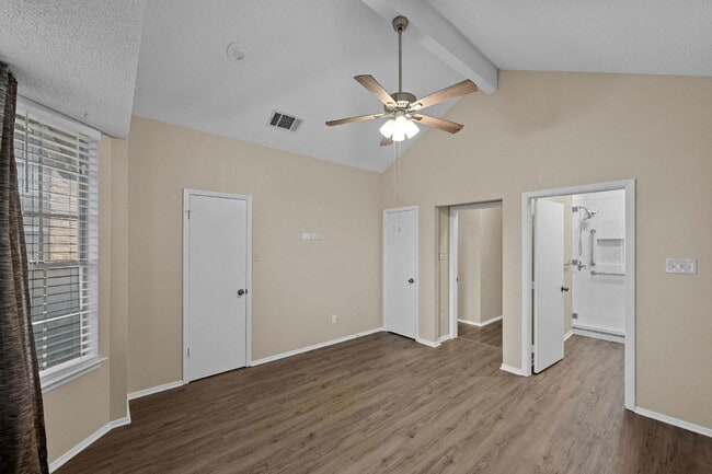 Building Photo - 6501 Brush Country Rd