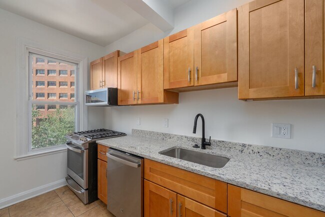Building Photo - 2-Bedroom plus Office/Den, 1-Bathroom Apartment with Porch near JHU