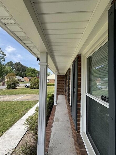 Building Photo - 605 Treemont Ct