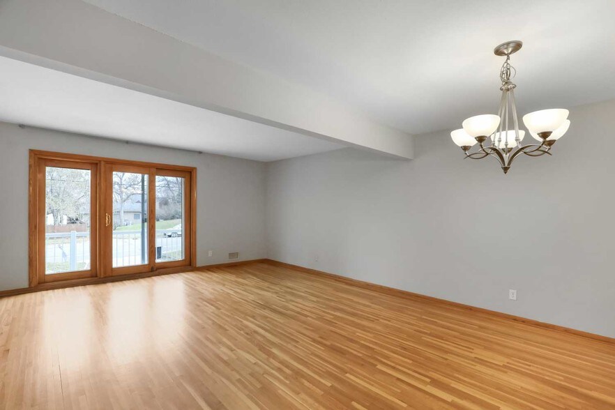 Dining Area - 5508 France Ave S