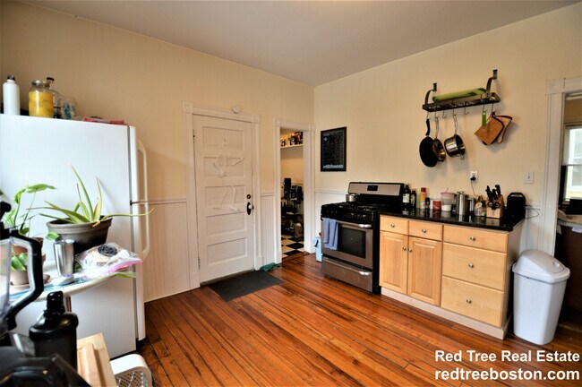 Building Photo - 67 Washburn Ave