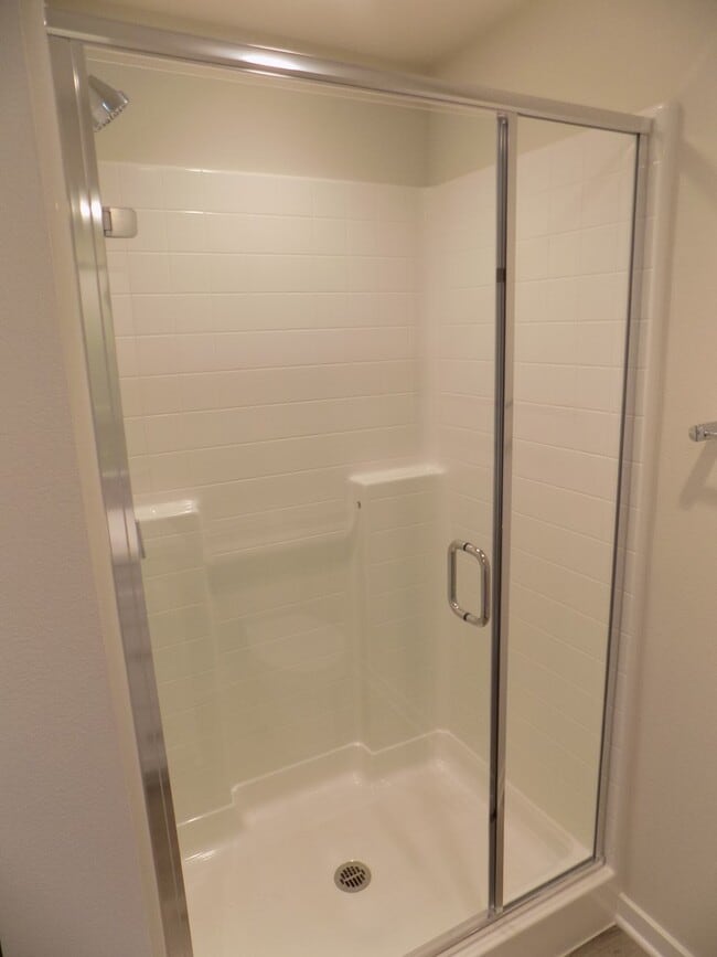 Building Photo - Beautiful 1 Bedroom 1 Bath Condo in Ranch ...
