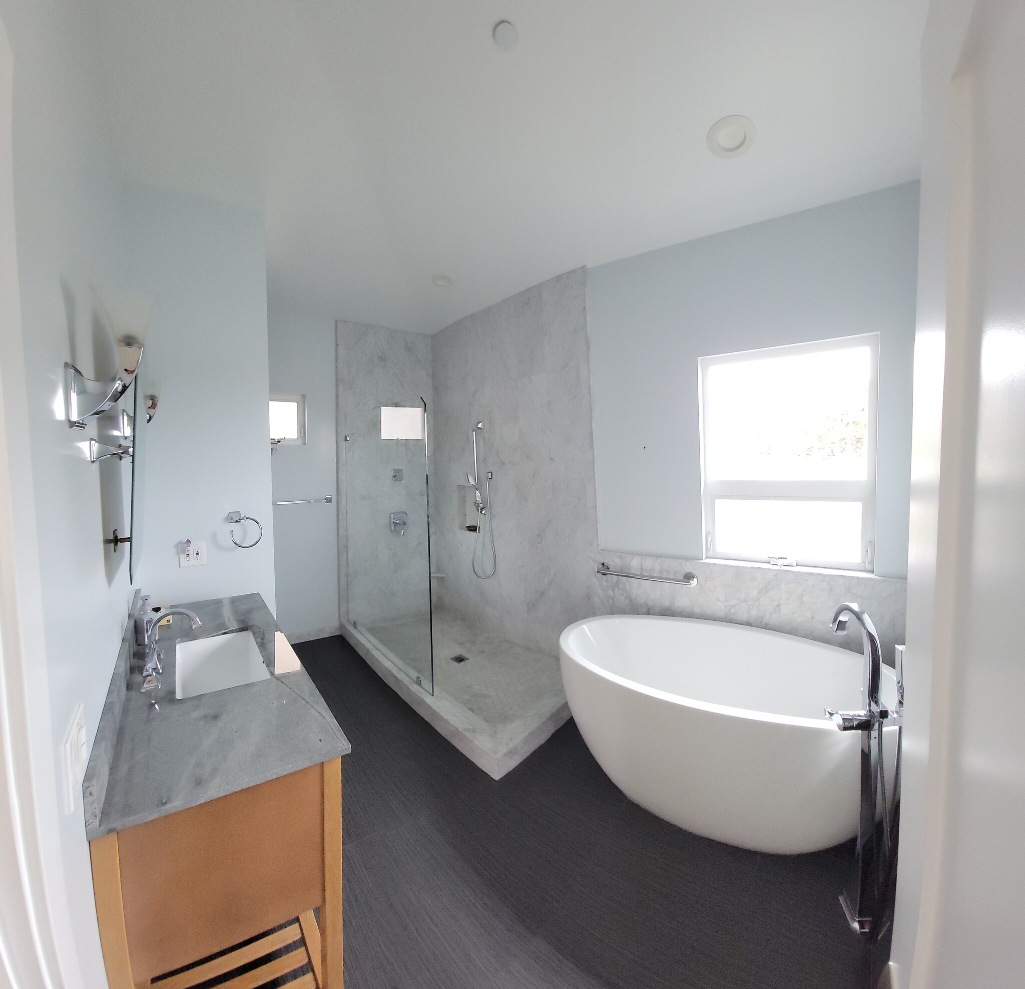 Building Photo - 410 Miramar Dr