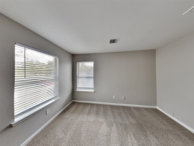Building Photo - 7711 Cypress Edge Dr