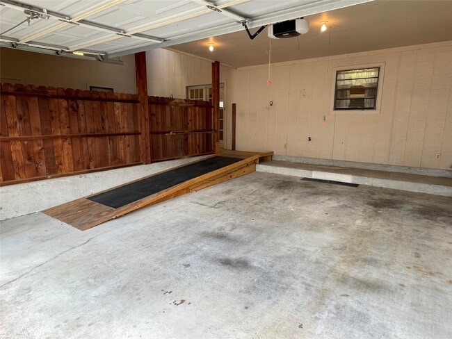 Building Photo - 1732 Ave C