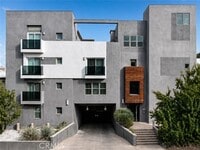 Building Photo - 11925 Kling St