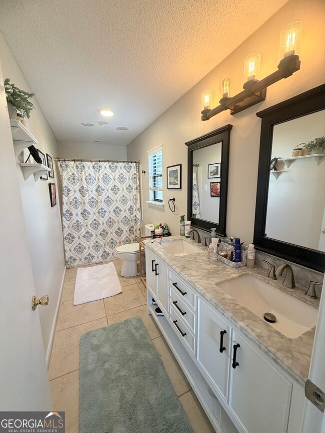 Building Photo - 130 N Woodvalley Dr