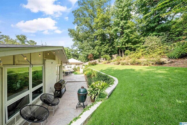 Building Photo - Mountain Brook 5 Bedroom, 3 Bath with Finished Lower Level