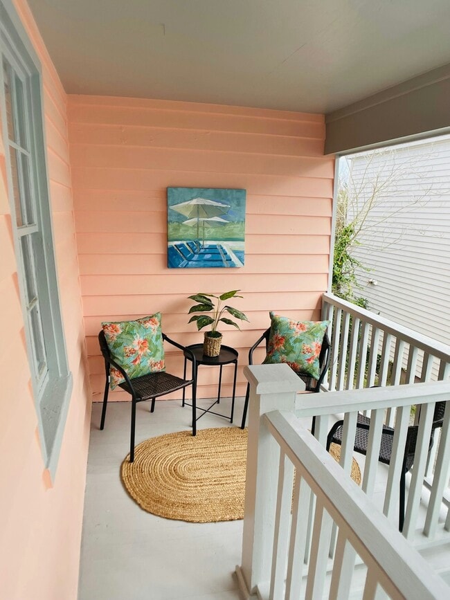 Building Photo - 20 Rose Ln