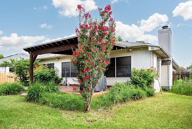 Building Photo - 1528 Lochaline Loop