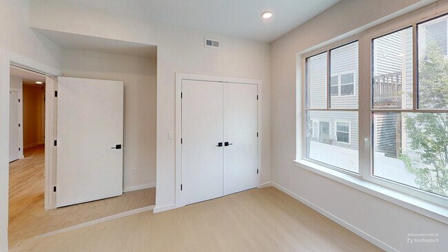 Building Photo - 24 Mt Pleasant St