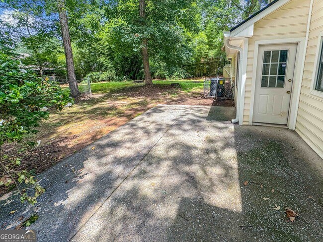 Building Photo - 4051 Coyte Dr