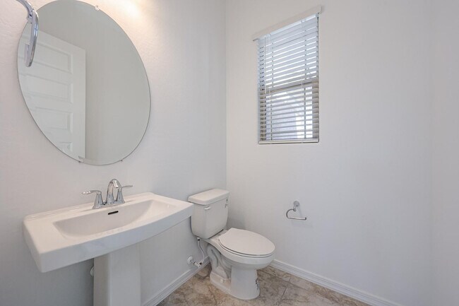 Building Photo - 7677 W Smoketree Dr