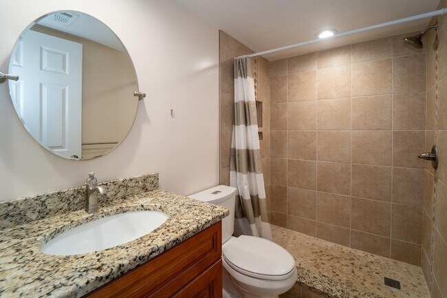Building Photo - 6 Alcira Ct