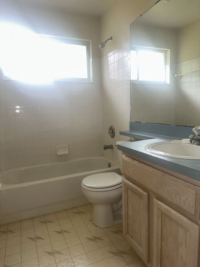 Building Photo - WEST BAY