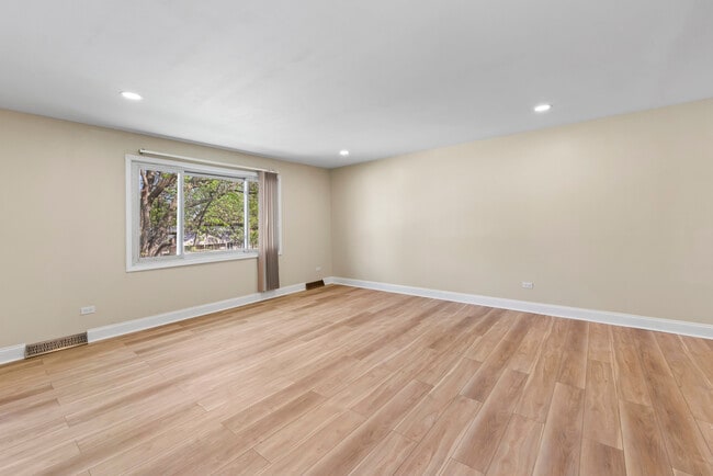 Building Photo - 15222 Huntington Ct