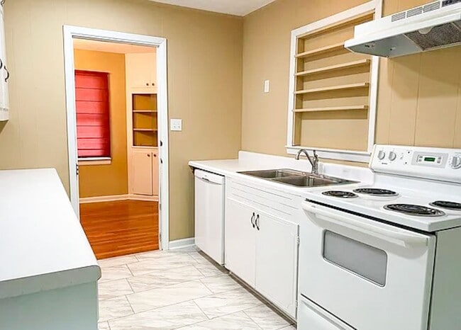 Building Photo - 3 Bed 2 Bath in Jville!