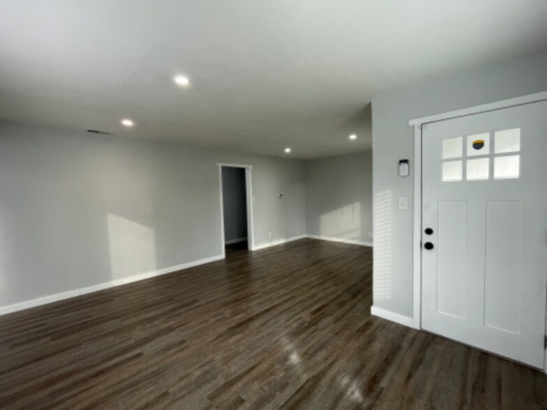 Building Photo - 6107 99th St SW