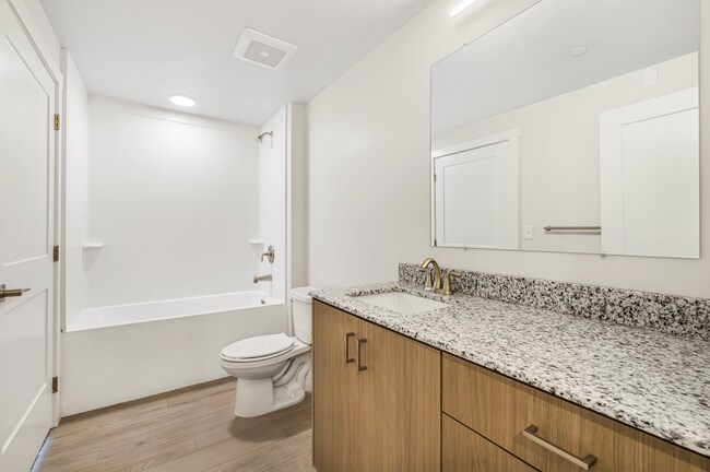 Building Photo - Lincoln Crossing Apartments unit 3107