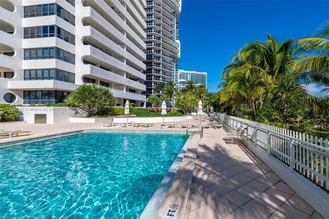 Building Photo - 10205 Collins Ave