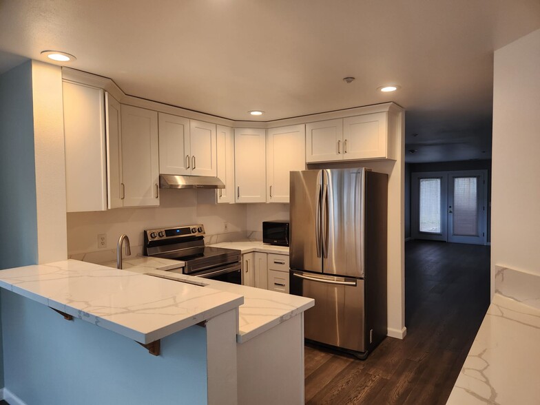 Kitchen - 12406 SE 31st St