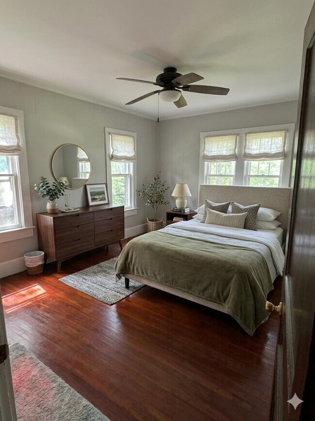 Building Photo - 2404 Whitesburg Dr