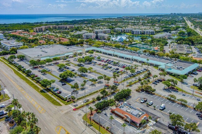 Building Photo - 300 N Hwy A1A
