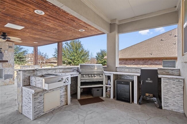 Building Photo - 2700 Mazaro Way